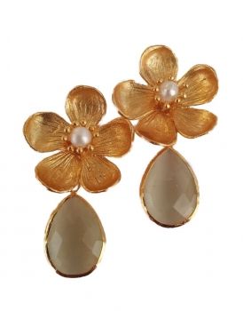 Earring made from brass, goldplated  with pearl and white cateye