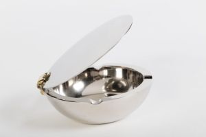 EAMON, ashtray